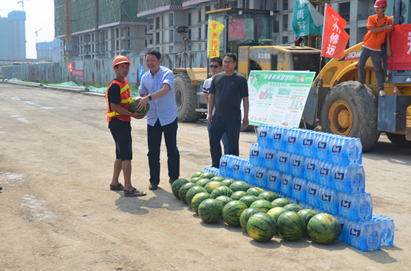 新爱体育-官方网站-在线娱乐服务平台
开展夏季送清凉慰问市政工程一线活动